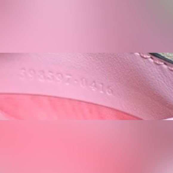 Gucci Marmont vertical crossbody bag - Picture 7 of 8